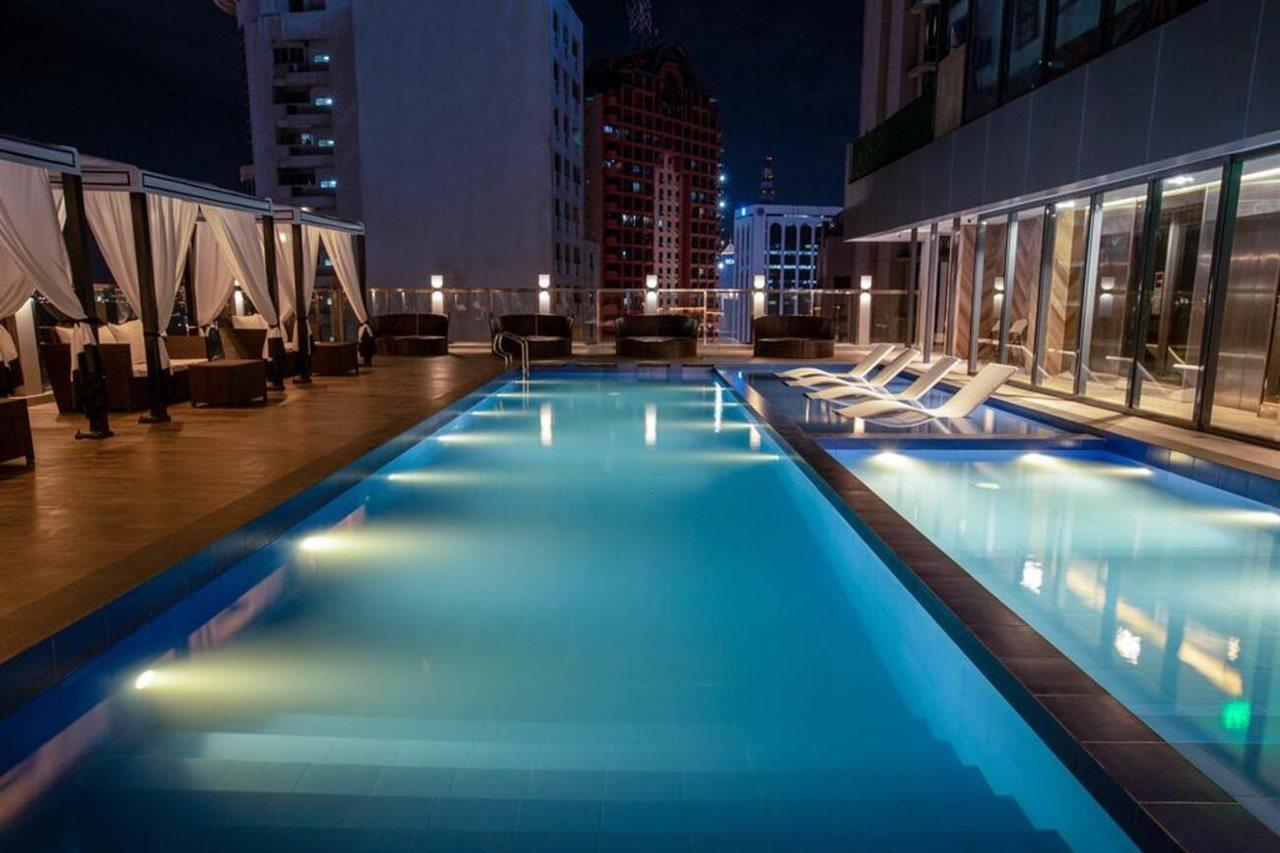 Coro Hotel Makati City Exteriör bild