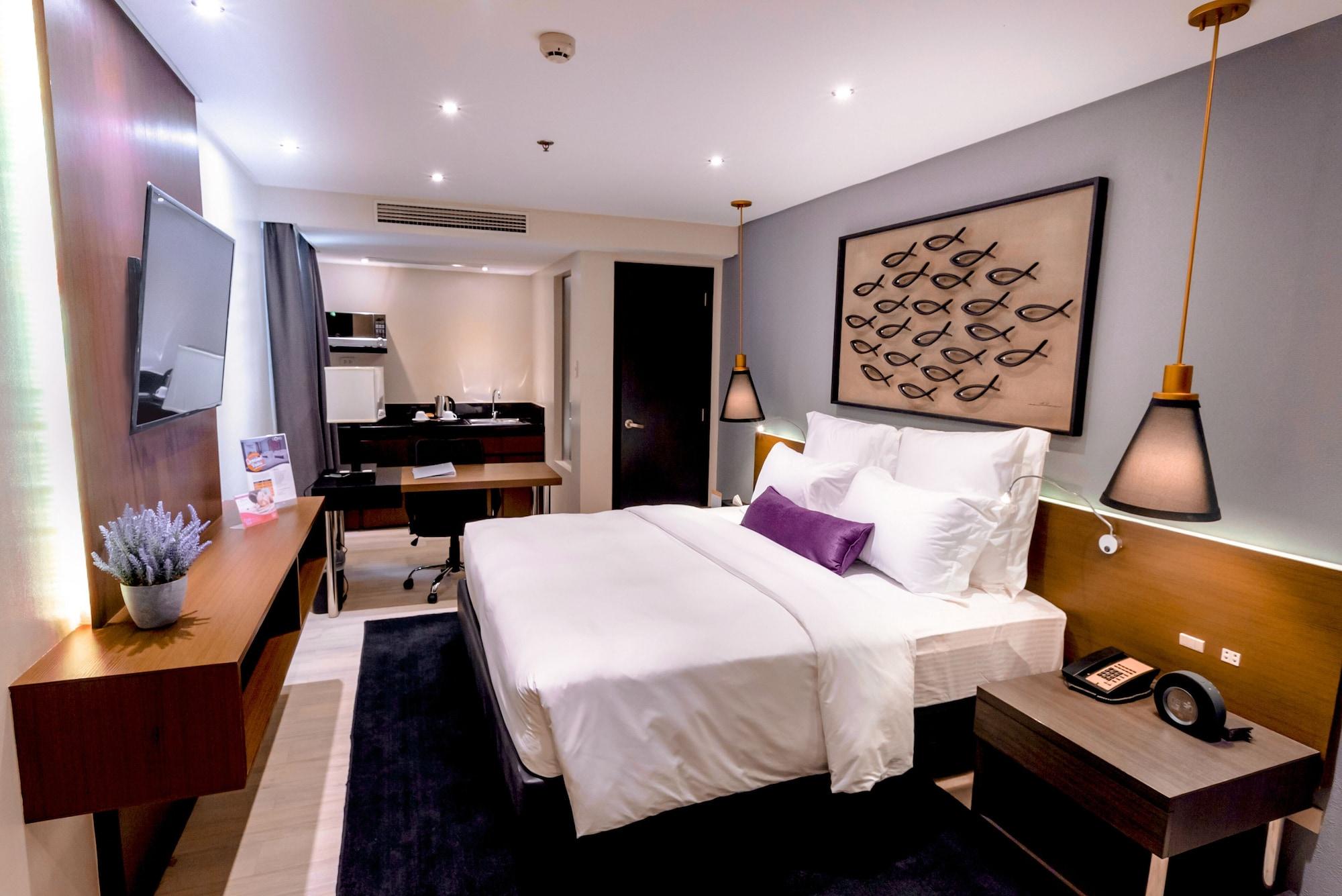 Coro Hotel Makati City Exteriör bild