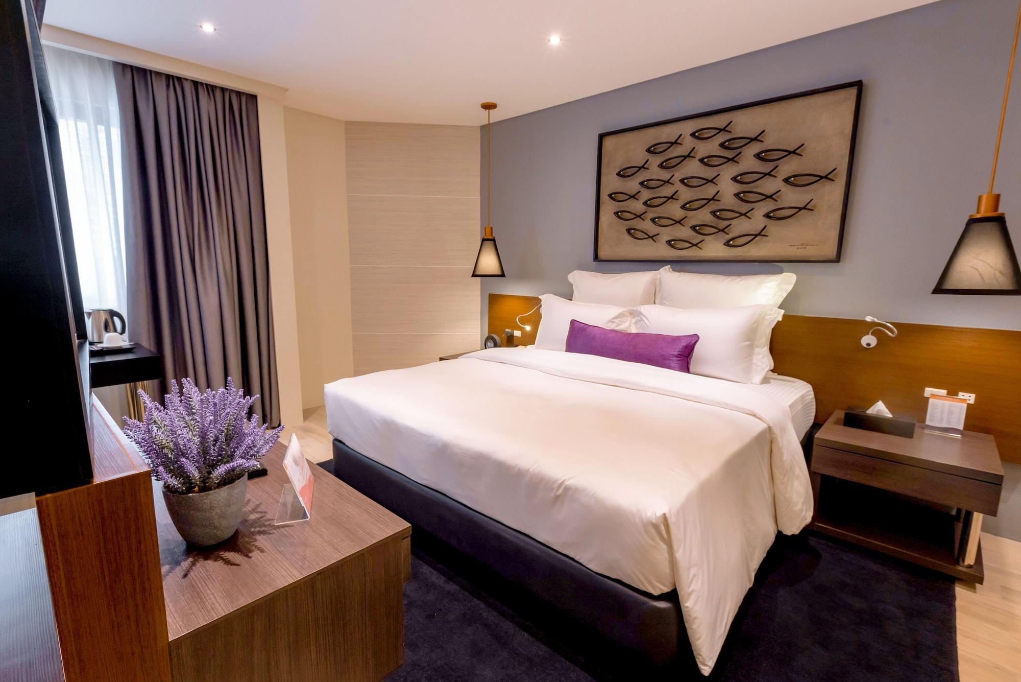 Coro Hotel Makati City Exteriör bild