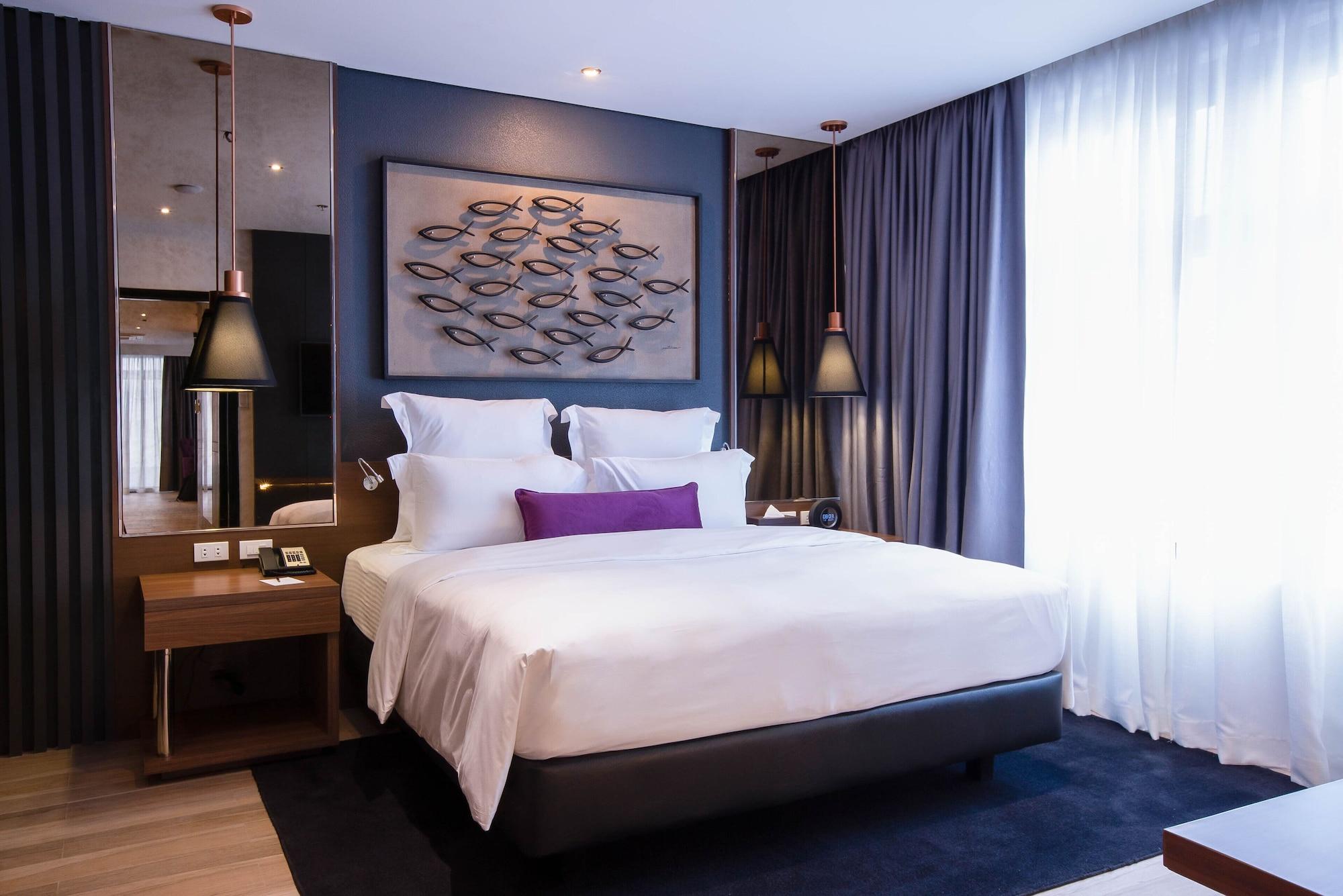 Coro Hotel Makati City Exteriör bild